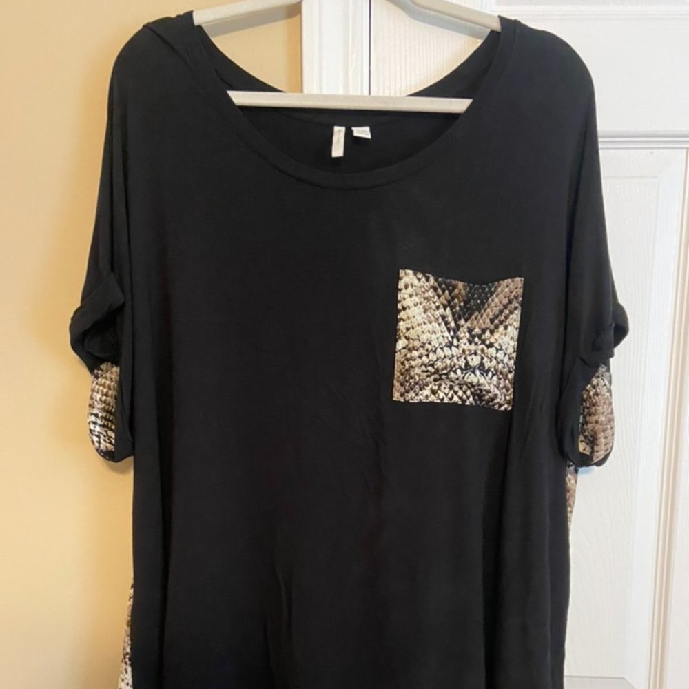 Cato Fashions Knit/Woven Flowy Top - Size 22/24W - Black/Snake Print